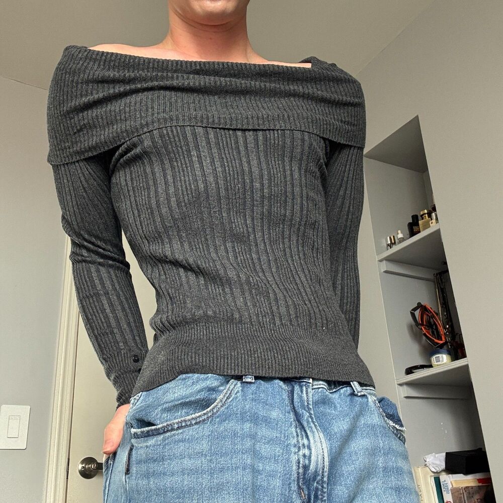 Beautiful Vintage Pleated Off Shoulder Gray Sweater Sz M/L
